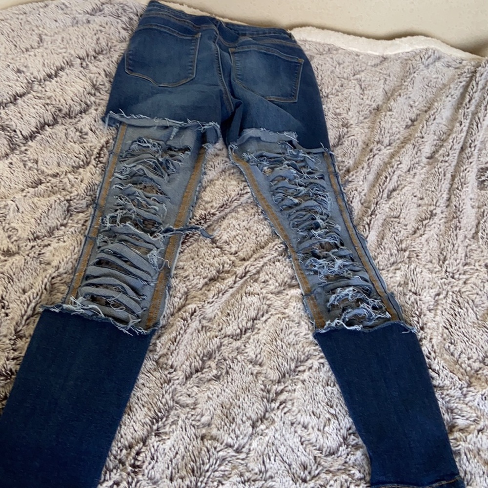 Customed Ripped Jeans - Picture 2 of 2